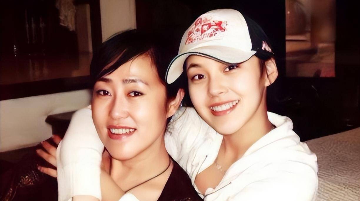 张佳宁:适应母亲改嫁,20年不原谅亲生父亲,33岁不结婚不相信婚姻_妈妈