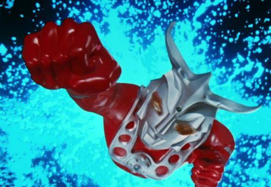 奥特曼:都说雷欧飞踢很厉害,那雷欧以前为何会被嫌弃很菜?