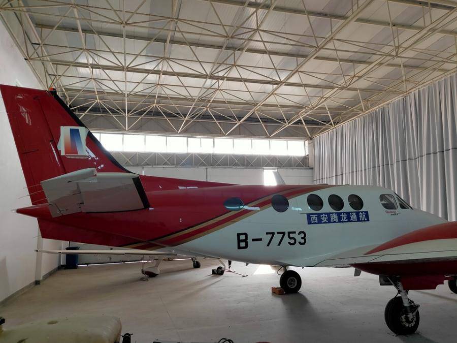 陈某龙花400万元买了这架西锐sr22飞机后,曾经在渭南轰动一时,一年后