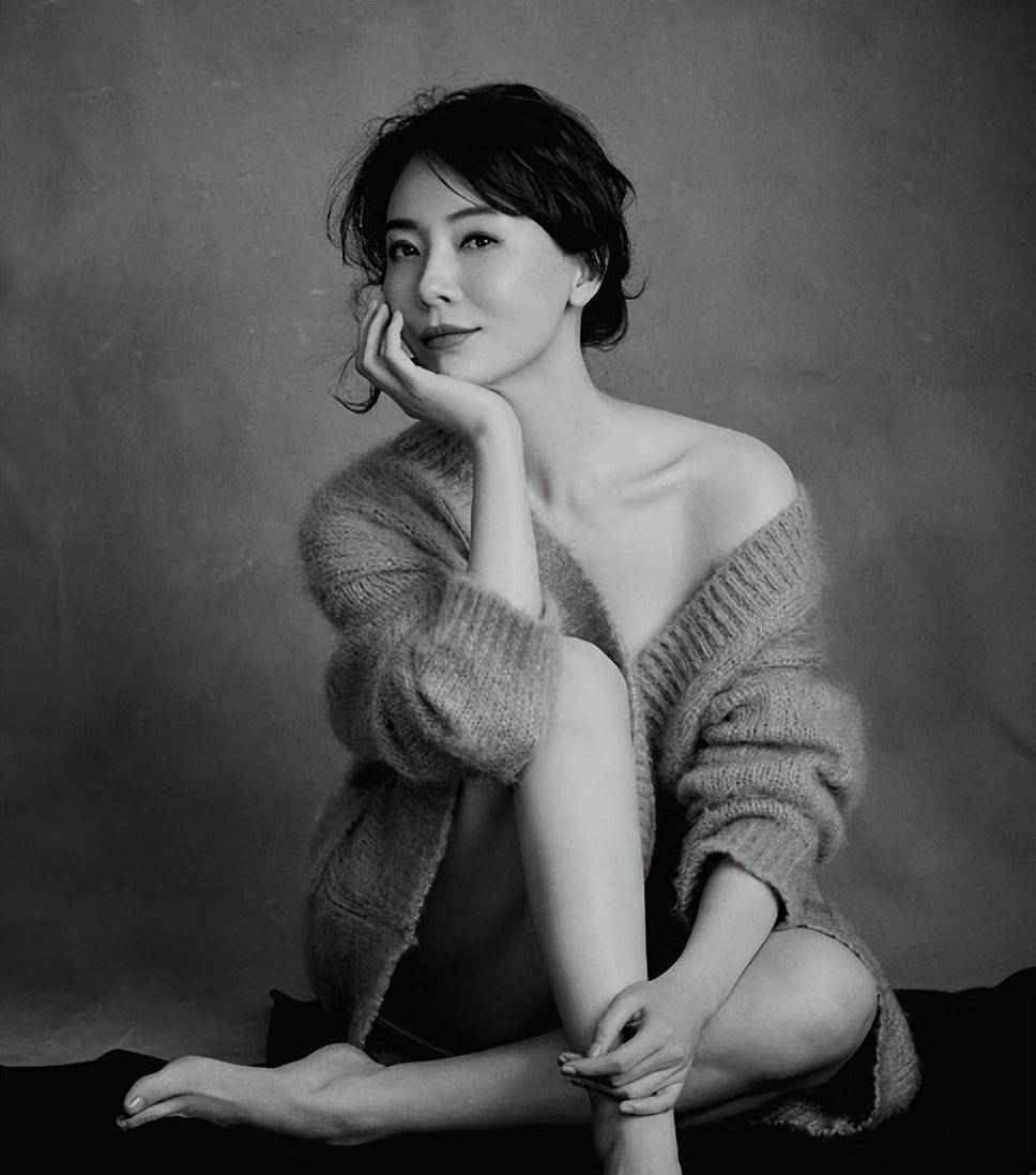 许晴的臀,陈数的腰,李小冉的胸,这三位中年女星谁能顶得住_身材_年纪