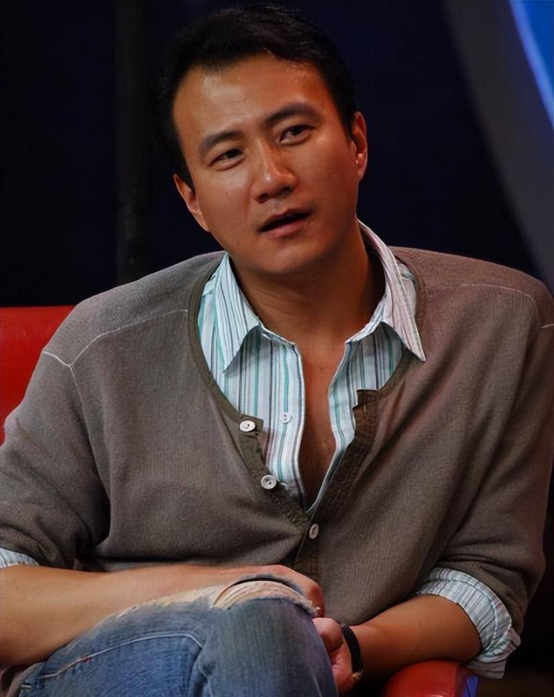 突然间,时隔24年,胡军又打出了"沙皇炸弹"!_父母_父亲_时候