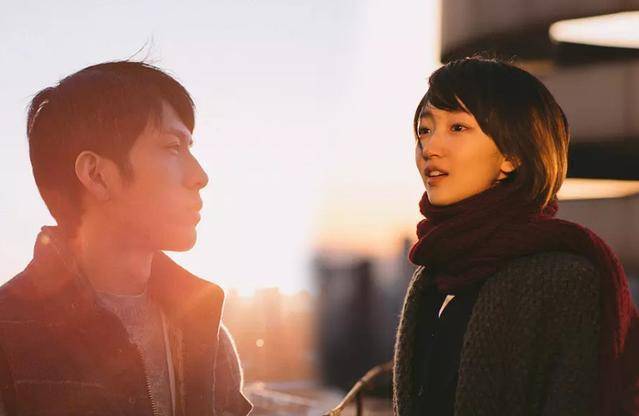 《后来的我们》周冬雨井柏然诠释再见前任,而他却在喊我们回家_林见