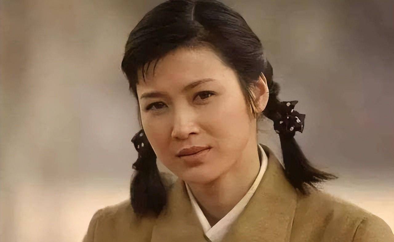 2012年嫁富豪,却受老公连累成为老赖_童蕾_角色_工作