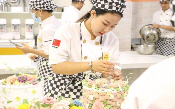 女生学什么专业技术？（女生学什么专业比较好?）