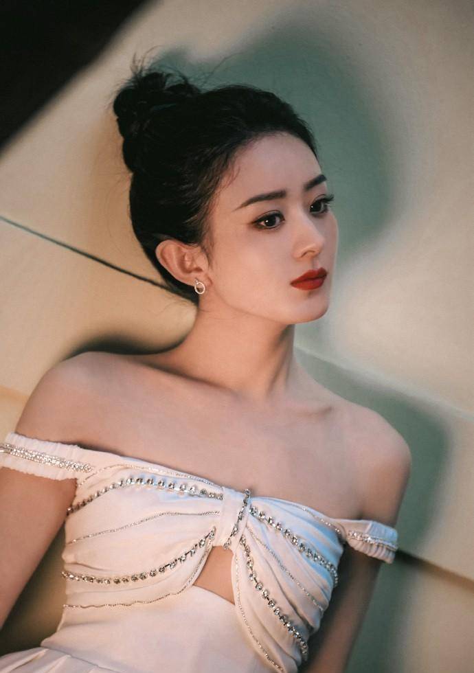 杨幂的胸,倪妮的臀,景甜的腰,85花的好身材终于藏不住了_杨颖_演技