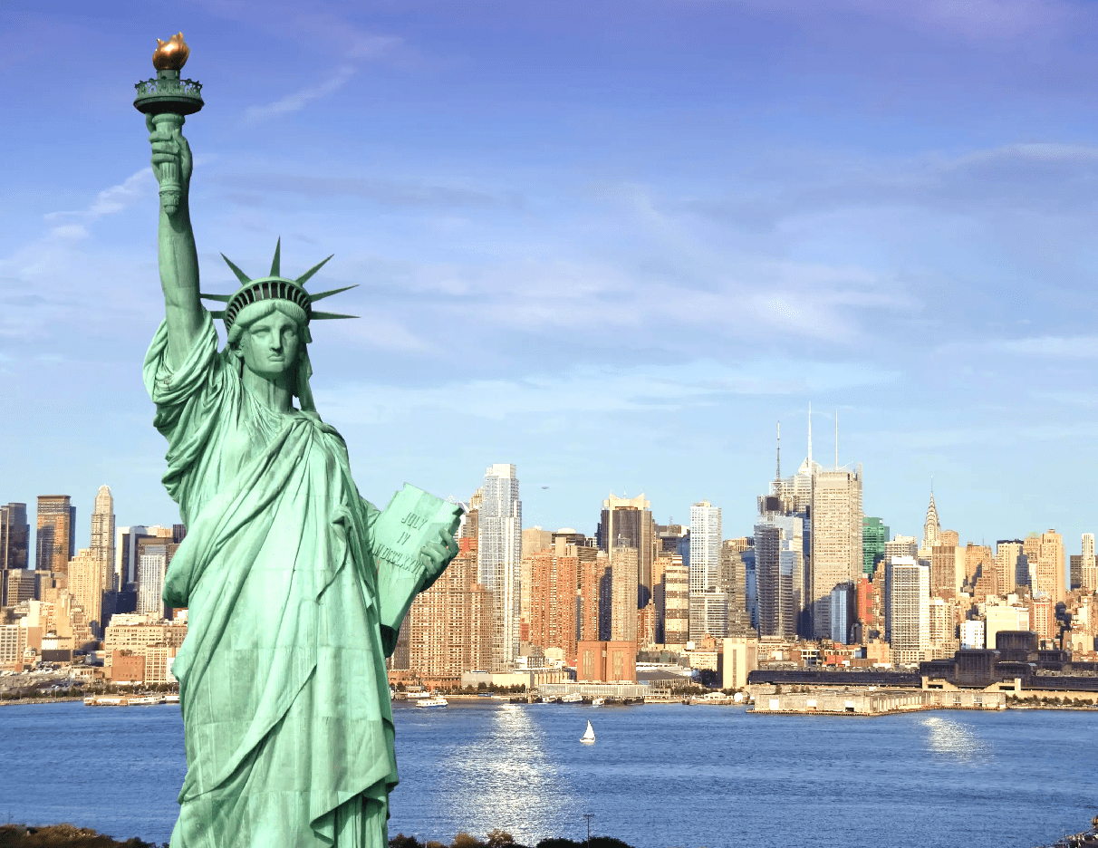 看到自由女神像,林女士流着眼泪,感叹着这是她青年时代梦寐以求的地方