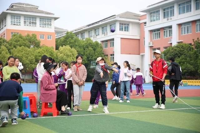 洪泽湖实验小学:善智少年颁奖典礼暨第十届"水之韵"艺体节开幕_精神