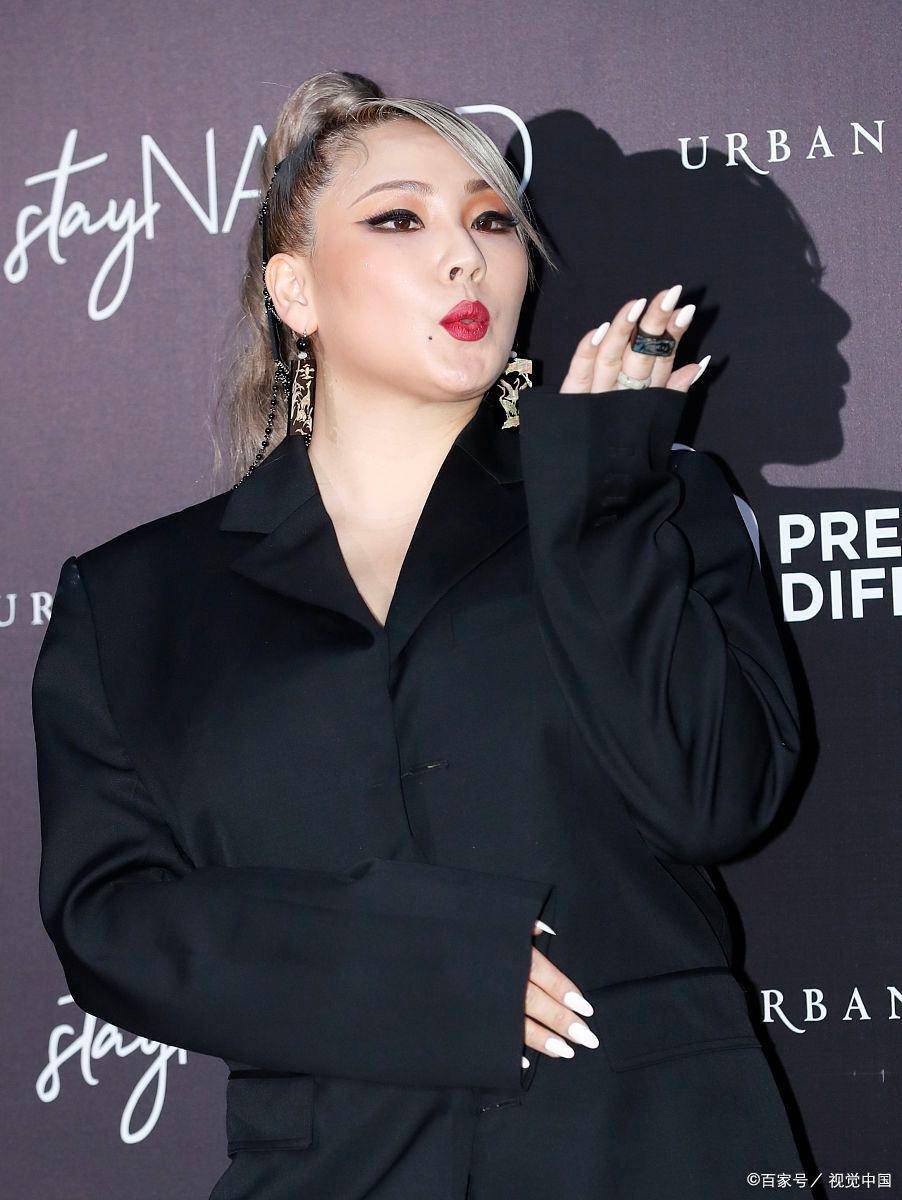 韩星李彩琳,被指在上海时尚活动现场耍大牌,网友评论很犀利