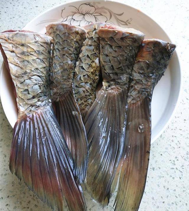 没吃过的买些鱼尾回家这样做试试!_营养_做法_味道