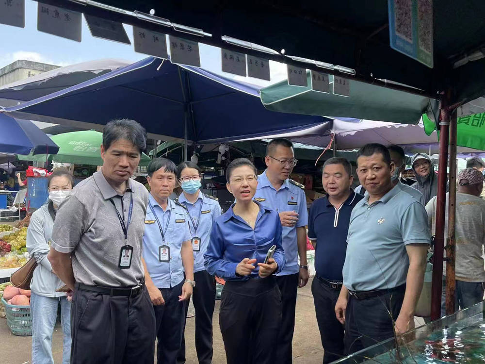 海南陵水郑莉:严厉打击计量和价格欺诈 虚假宣传 强迫诱导消费等违法