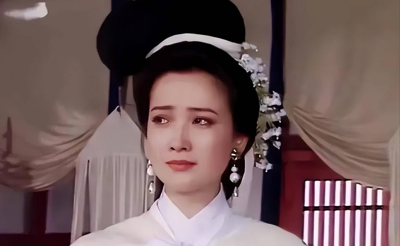 她演遍四大名著,弃同居5年男友,嫁三婚许亚军,患癌后才懂真爱_何晴