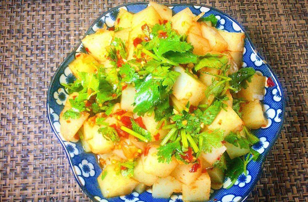 天热来一份酸辣凉粉,爽口又开胃,大人小孩都爱吃_香菜_备用_大蒜头