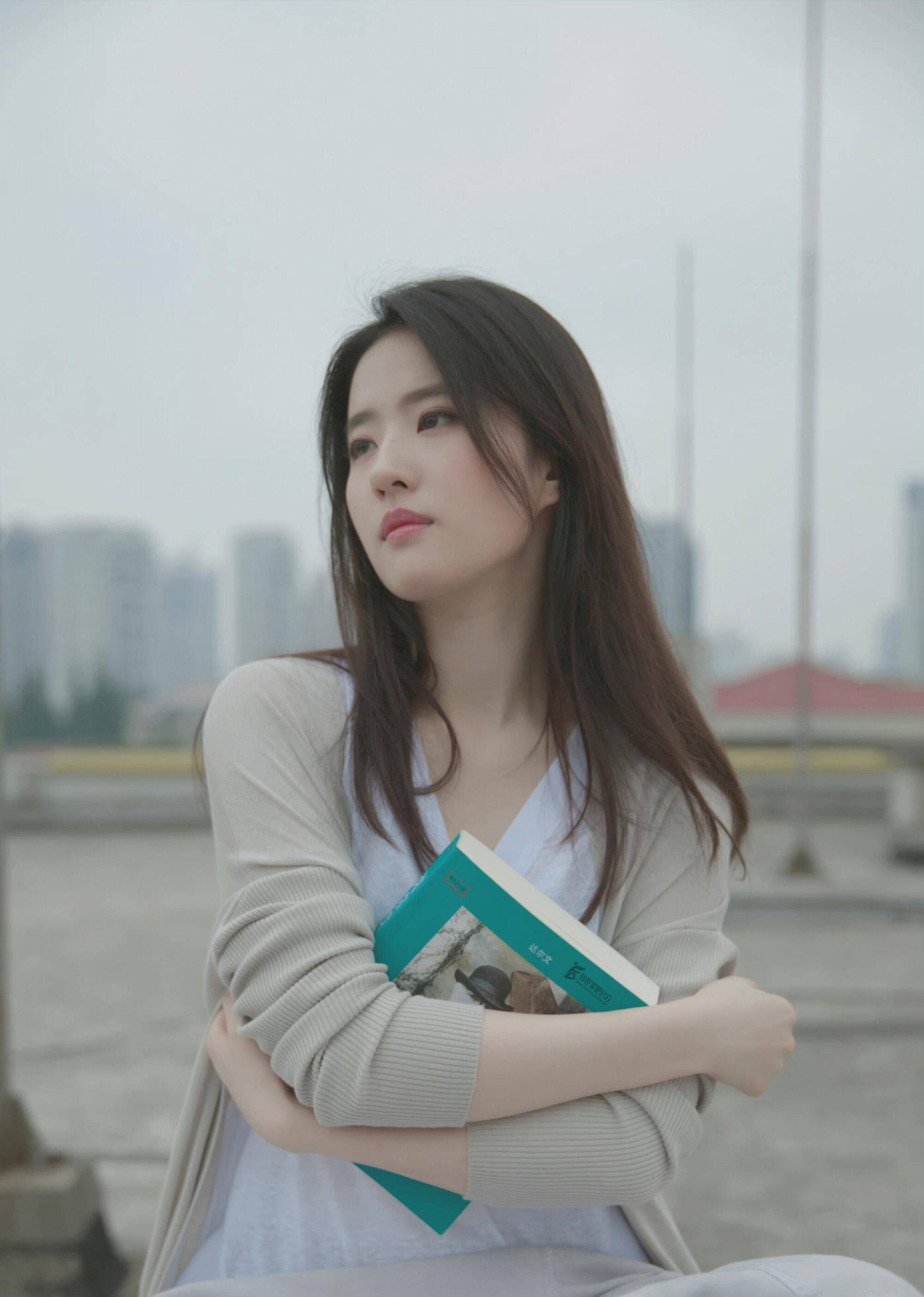 出道前期的刘亦菲也太惊艳了吧,清纯又灵气,很有"日系美"_造型_发型