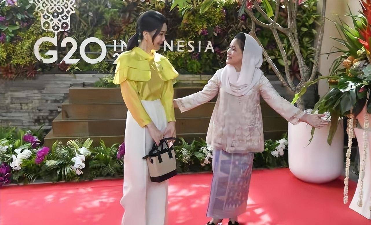 被韩国第一夫人惊艳到!