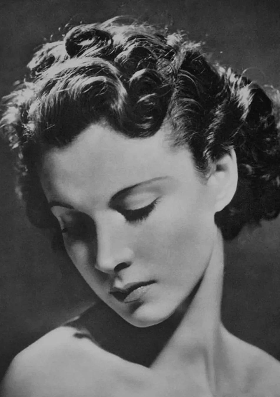 无与伦比的美貌,神的杰作～好莱坞费雯丽的"疯女人"美女_奥利弗