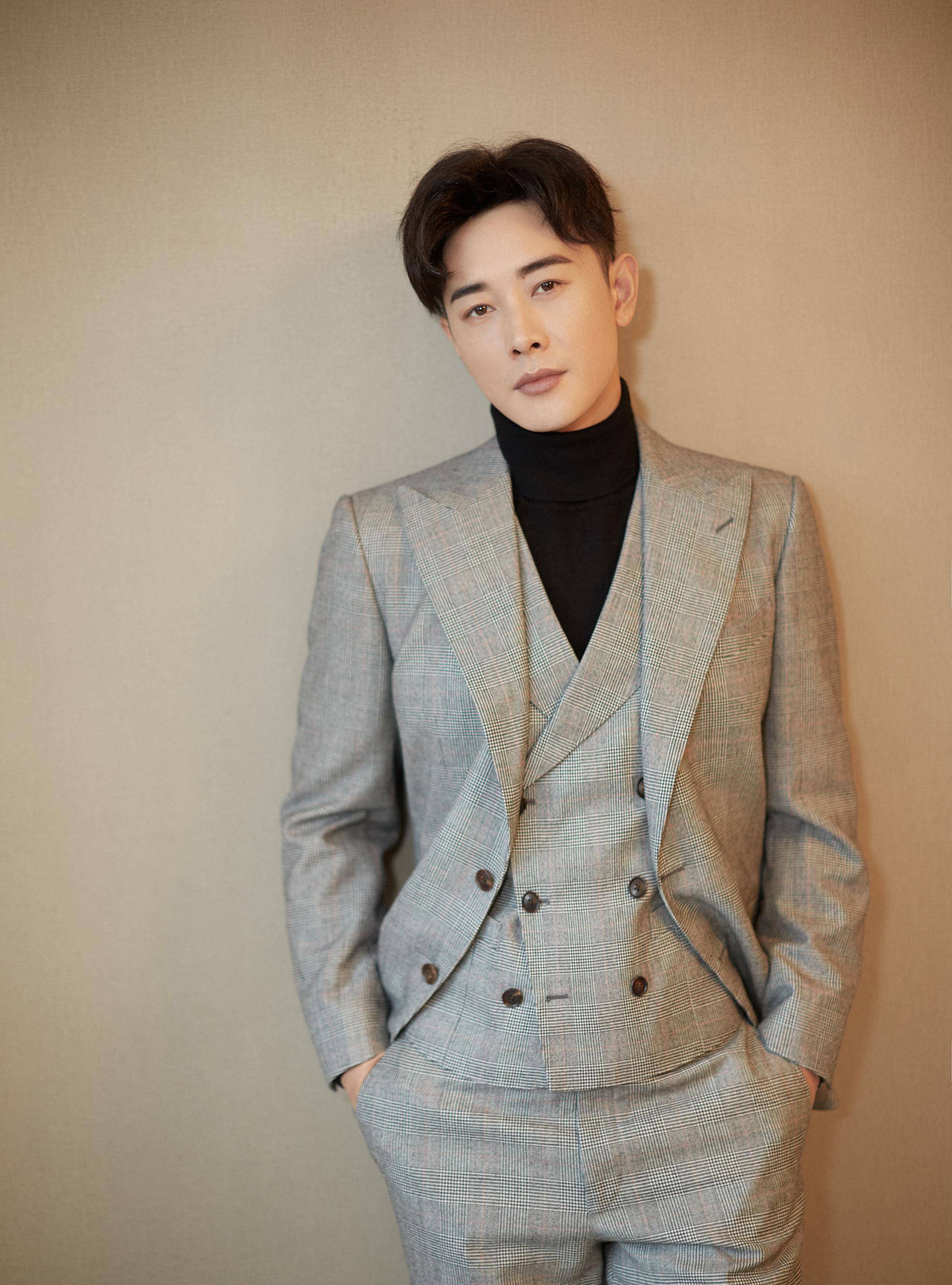 彭昱畅,1994年1月25日出生于江西省新余市,中国内地男演员.