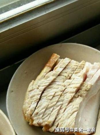 原创            正宗扣肉的家常做法，做法其实也不难，过节在家就能自己做！（扣肉做法最正宗的做法视频教程）