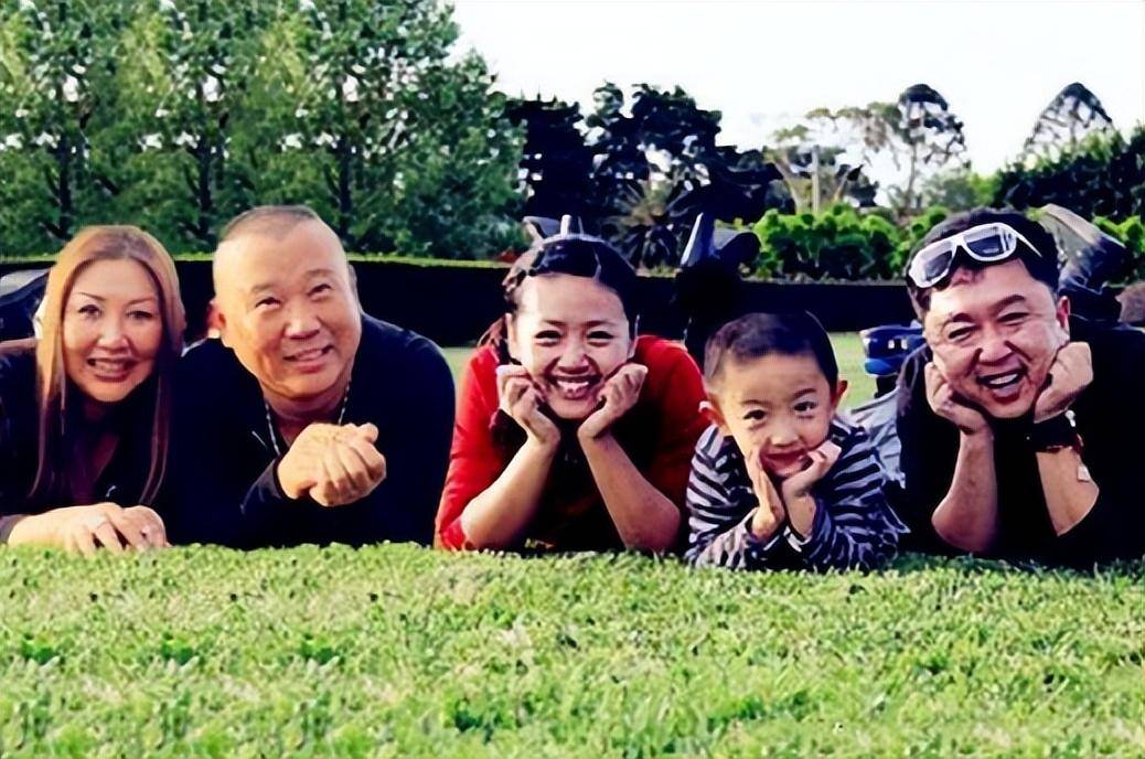 于谦藏了20年的娇妻是她,50岁还有娃娃脸,气质清纯撞脸韩佳人_造型