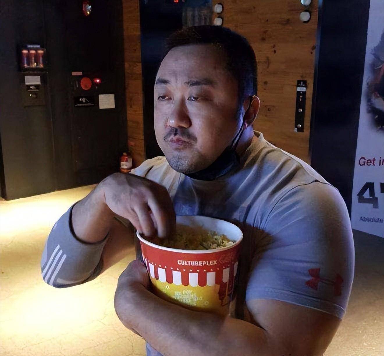 国外最强硬汉马东锡,甜宠小17岁老婆,暖男行为被宋智孝大赞_女友_因为