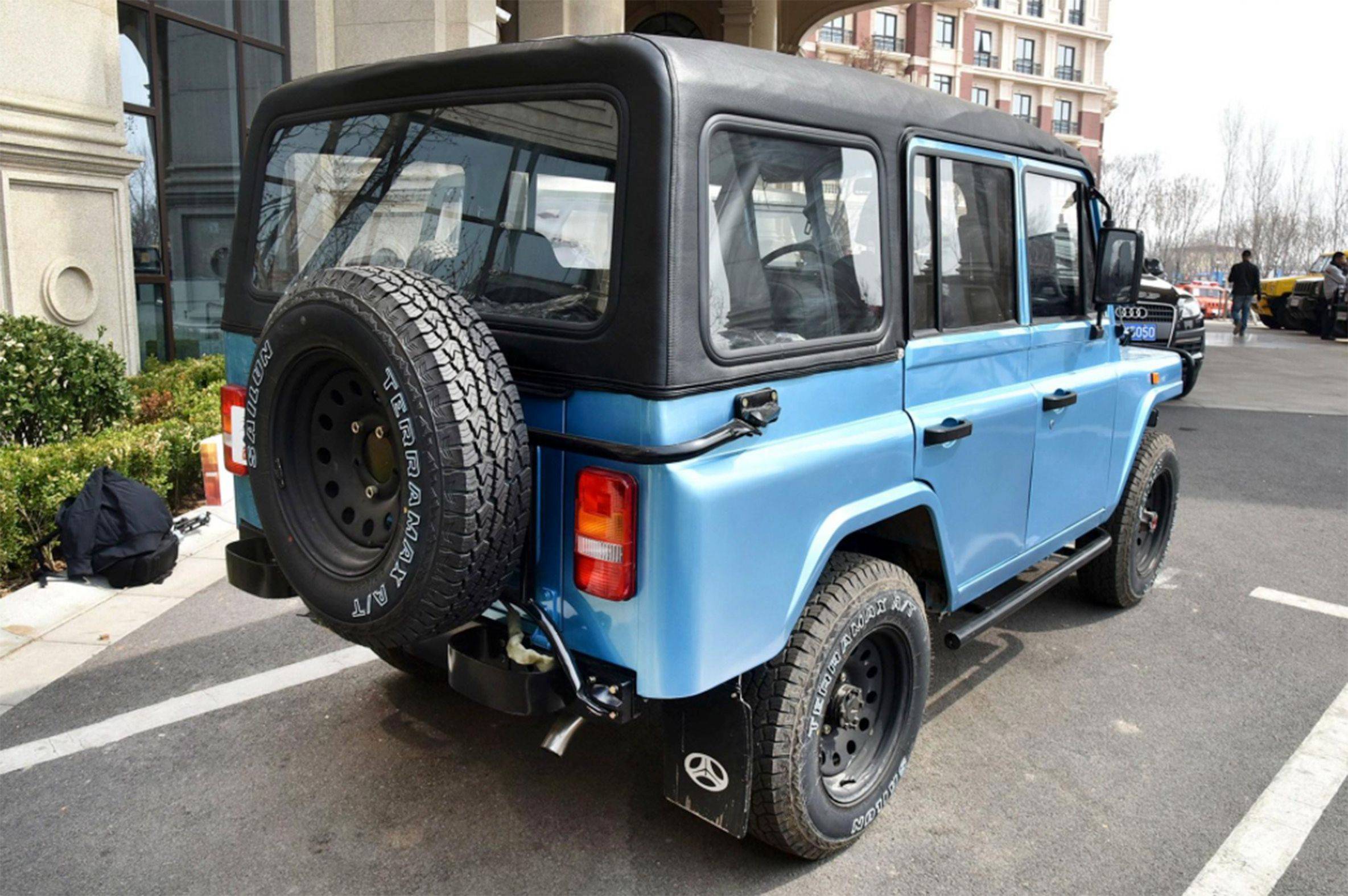 北汽bj212"发飙了",新车型曝光,越野范十足,增加自动挡_搜狐汽车_搜狐