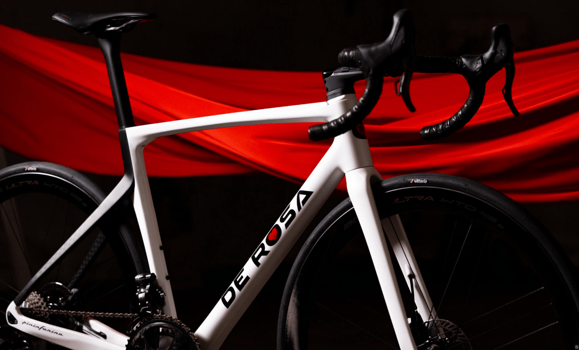 de rosa品牌创始人乌戈-德罗萨(ugo de rosa)于1934年1月27日出生于