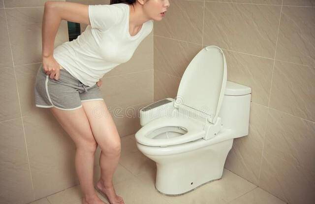 48岁女子最近频繁上厕所,骚味还特别重,医生:都是这个病惹的祸_女性