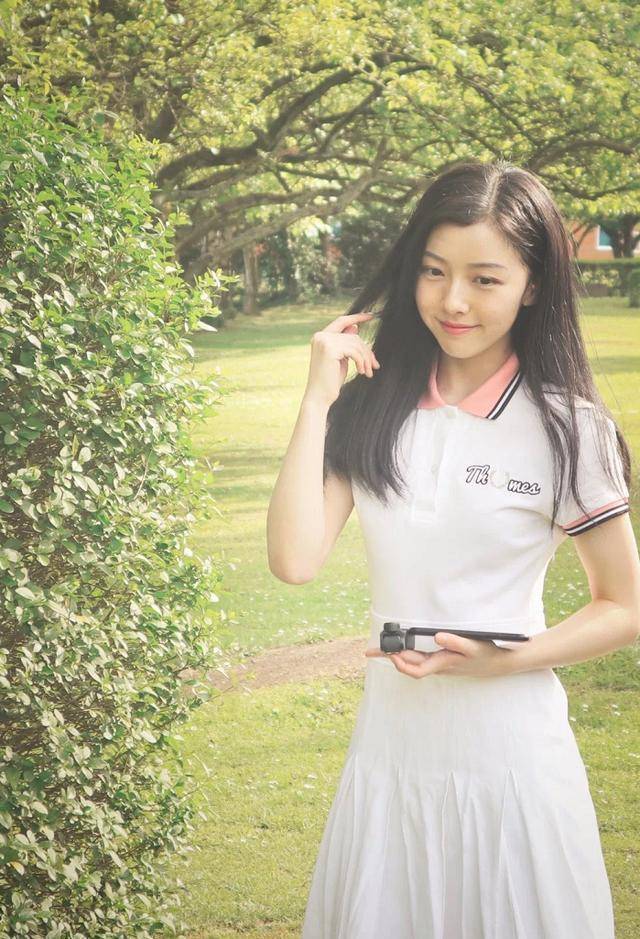 想当初,胡金铭凭借着《心动的信号》中与男嘉宾周游组成的西红柿cp圈