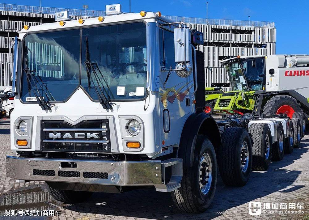 我们今天文章的主角是一台马克terrapro系列平头卡车,这台卡车神秘般