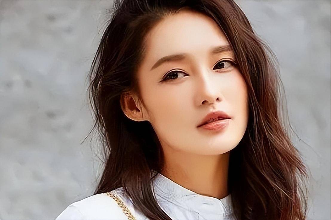 李沁:地方苦心栽培她9年,转身踏入了娱乐圈,其中缘由令人感慨_昆曲