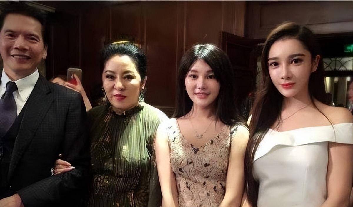 赵本山最美女徒弟,"裸体"坠楼身亡,同床男友证词让人意想不到_任娇