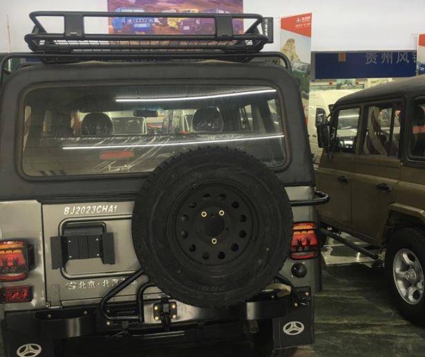 2023款"bj212"到店实拍,换装2.8t柴油机,满足国六标准!