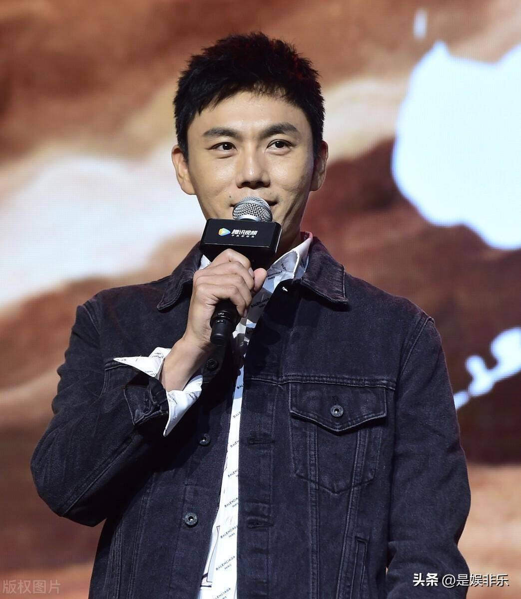 秦昊发图恶搞,演员的幽默感解码:通过自我恶搞拉近与观众的距离.