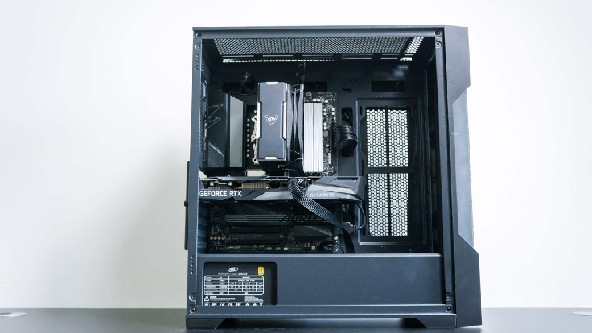 中塔机箱入门好选择:安钛克ax90黑武士_散热_空间_支持