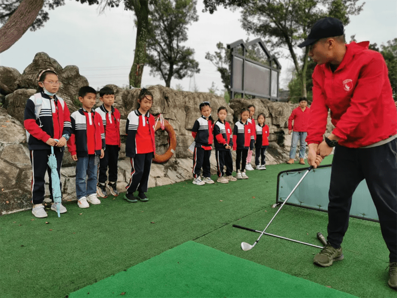 大渡口区大堰小学"劳行德兼 寻味自然"研学实践活动圆满举办_劳动