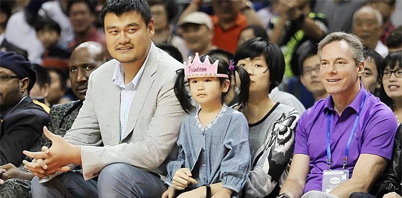 姚明12岁女儿近照:身高近1.