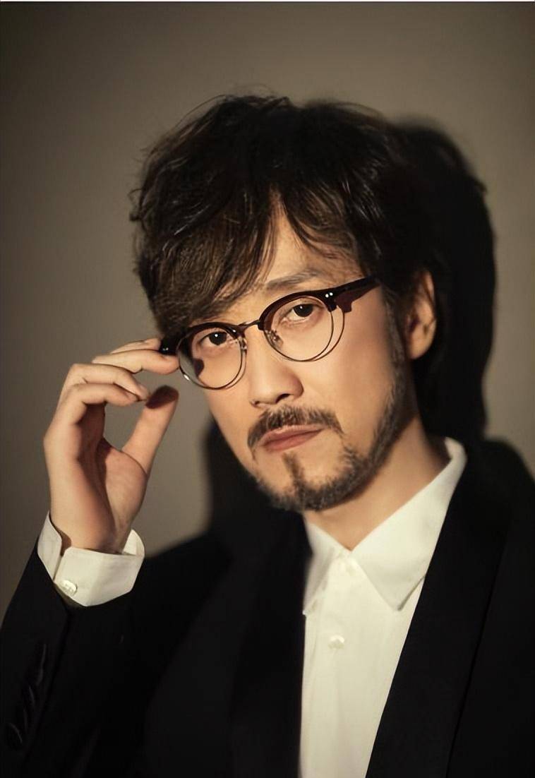 一个"过气"歌手,值得那么多人来听演唱会吗?值得_小刚_周传雄_因为