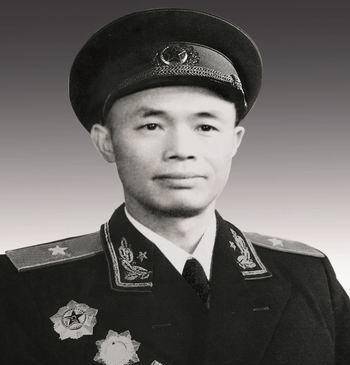 辽沈战役之后,东北野战军纵队改为军,十三个军的军长都是谁?