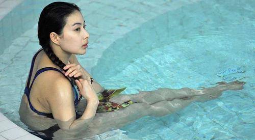 12年,郭晶晶获赠500平北京四合院定情,如今她的豪宅市值多少?