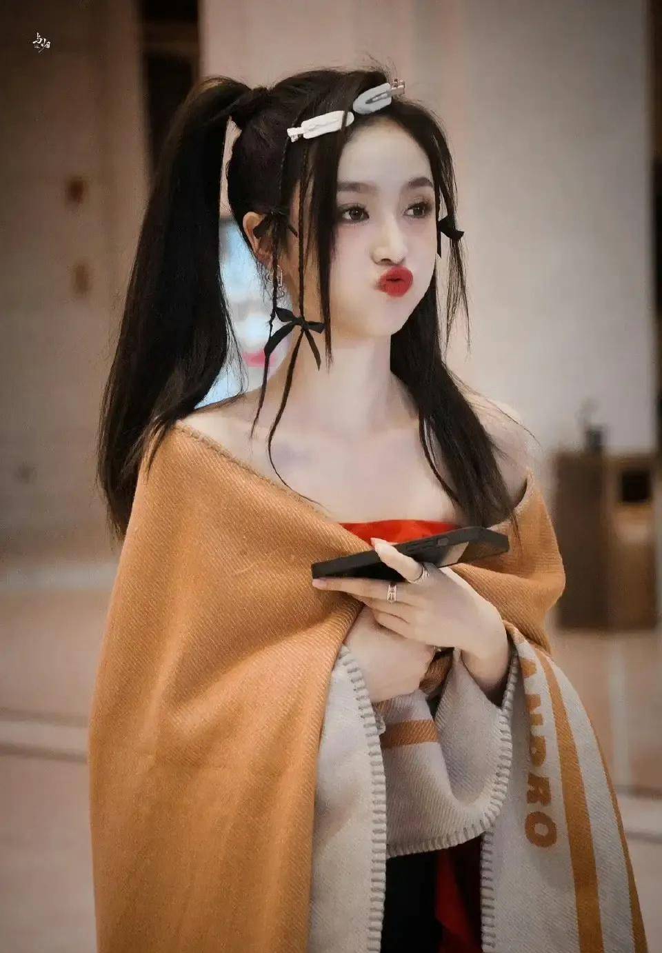 双马尾 吴宣仪双马尾编发造型，教你打造不一样的清新少女风_手机搜狐网