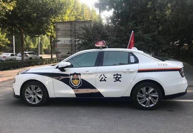 首批警用定制版"领克03"正式被装配,网友:看着就霸气!