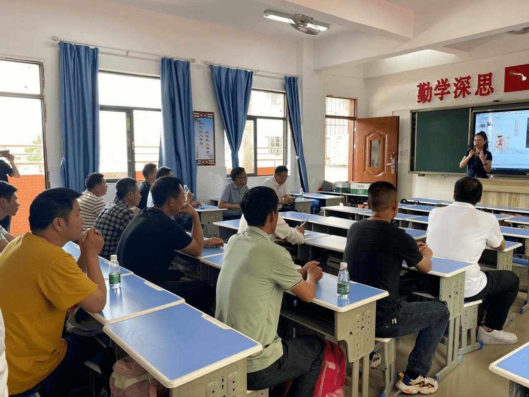 深圳市螺嶺外國語實驗學校與陸豐市湖東鎮中心小學開展交流活動_幫扶