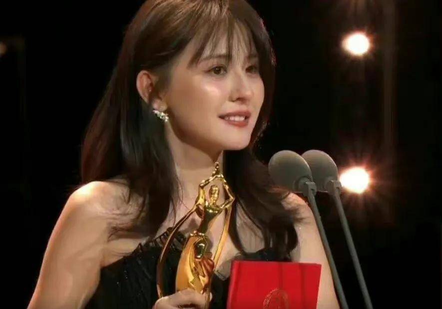热依扎获得飞天奖最佳女主角,水花你的福气在后头呢_山海_获奖_组合