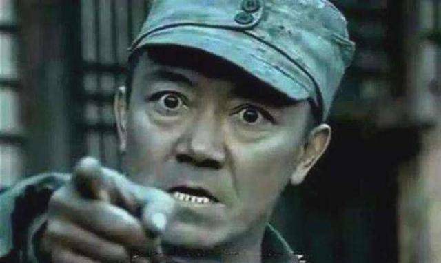 政委和司令哪一个权力更大？