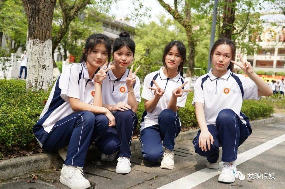 最牛毕业照,龙门中学千人同框,毕业季青春不散场_领导_瞬间_摄影