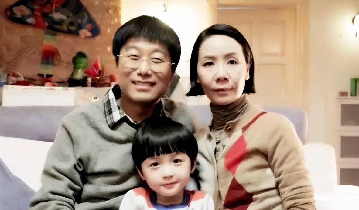 她是"中国最丑女演员",凭什么嫁入豪门,成为阔太?_杨青_角色_演技