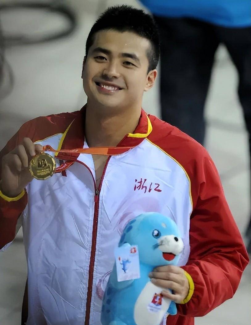 游泳比赛唯一的80后,杭州吴大伯太帅了