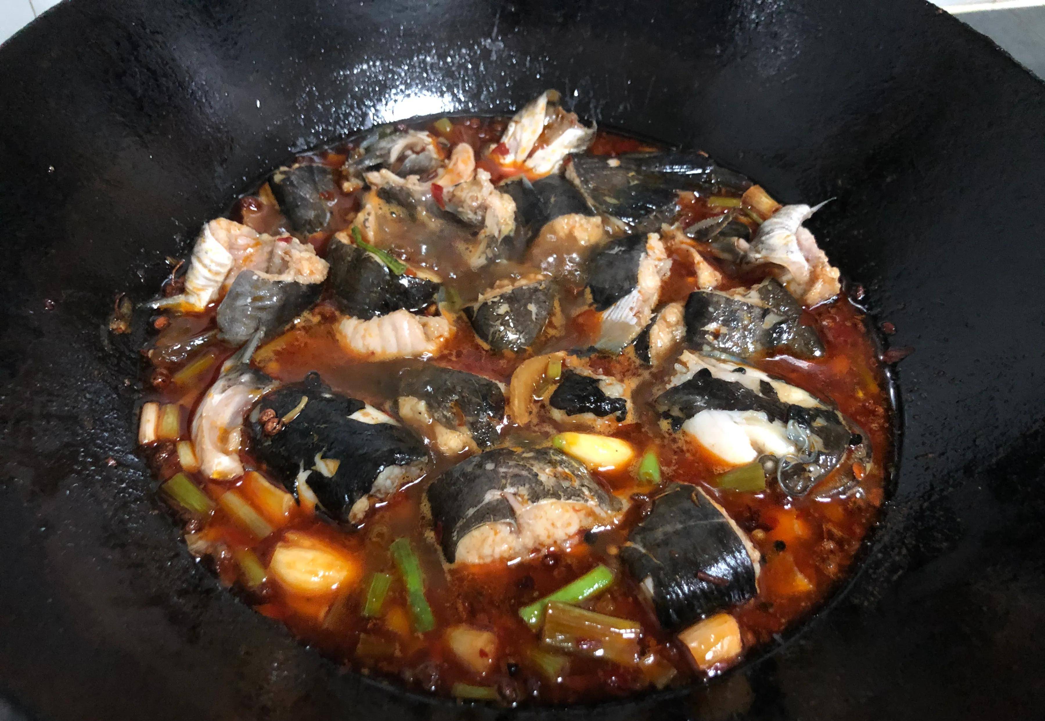 鲶鱼这么做才最下饭!鲜嫩爽滑,关键比鱼翅还补_鱼肉_豆瓣酱_蛋白质