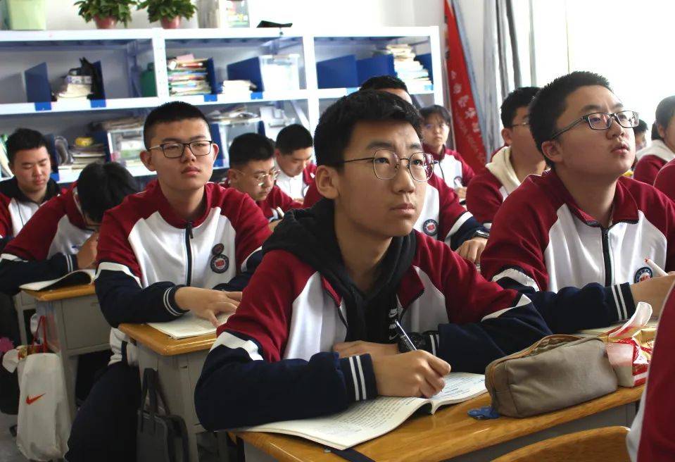 图文|黄鹏霞审核|张月光太原市泰华高级中学校山西省太原市尖草坪区钢