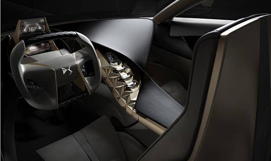 在动力方面,雪铁龙metropolis"超跑版"搭载柴油发动机 70千瓦电机组成