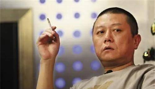 原创            姜文跟王朔的合照，姜文还是那个姜文，王朔已不是当年那个王朔-叶京王朔郑晓龙